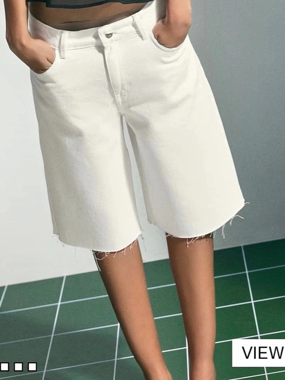 H&M White & Blue Bermuda Shorts 
(size 4)